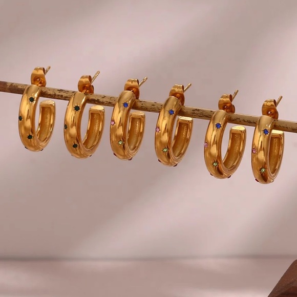 New 18K Gold Shining Star Shape Hoop Earrings, wonderful Earrings, wow Earrings - Picture 5 of 6